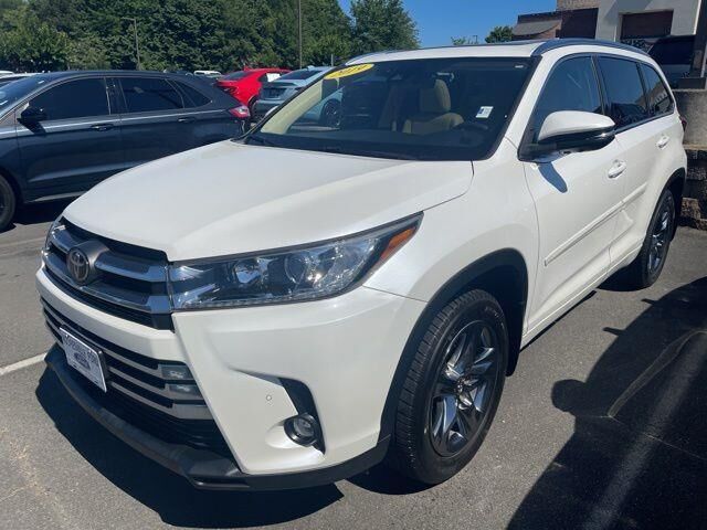 2019 Toyota Highlander Limited Platinum — photo 1 of 1