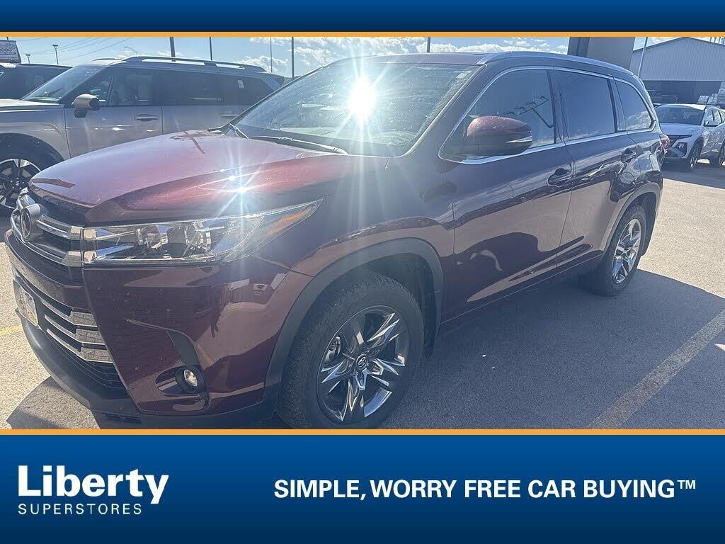 2019 Toyota Highlander Limited Platinum — photo 1 of 1