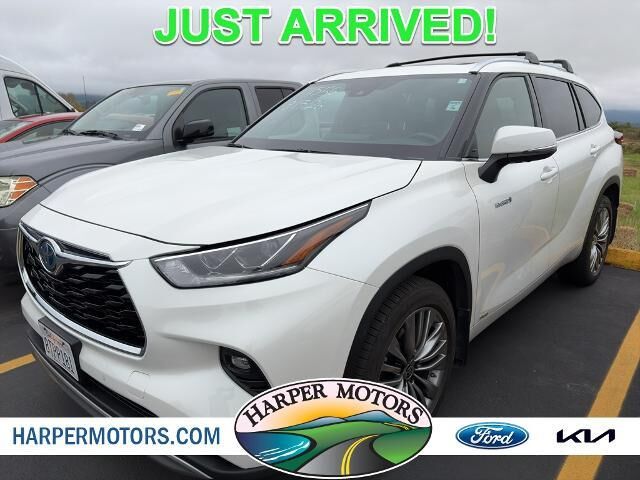 2021 Toyota Highlander Hybrid Platinum