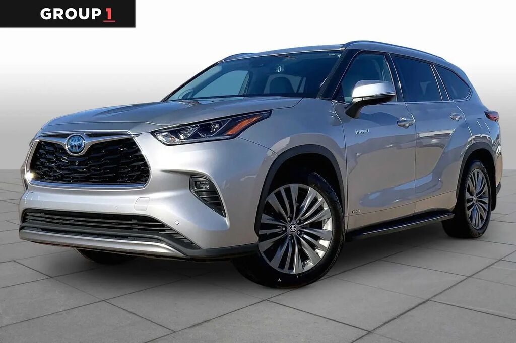 2020 Toyota Highlander Hybrid Platinum — photo 1 of 11