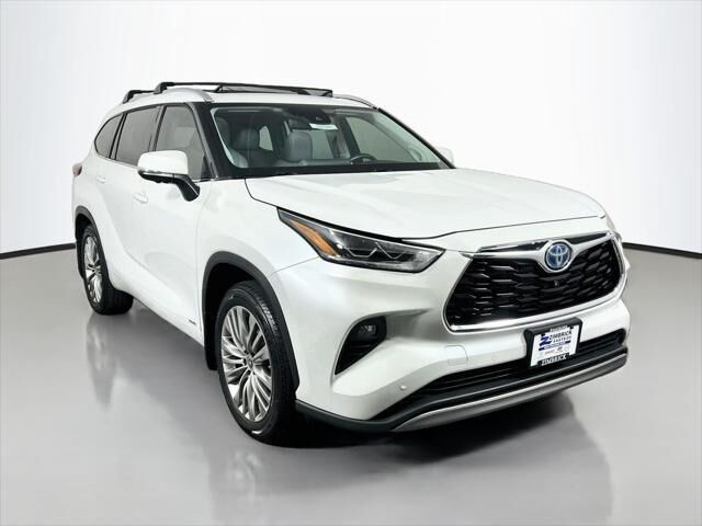 2023 Toyota Highlander Hybrid Platinum — photo 1 of 13