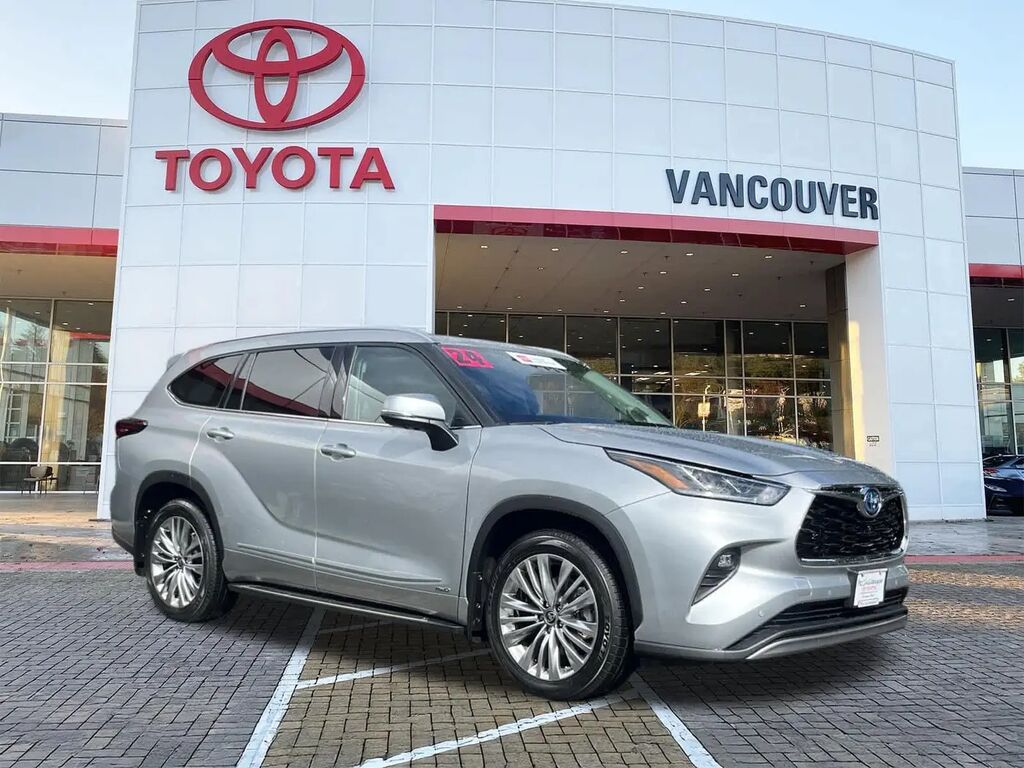 2024 Toyota Highlander Hybrid Platinum — photo 1 of 13