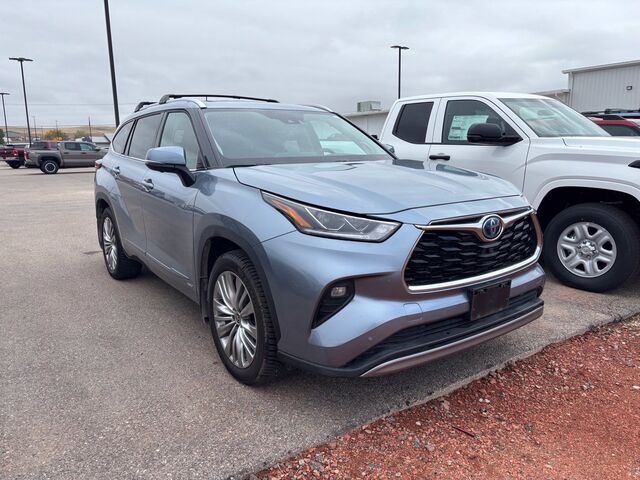 2023 Toyota Highlander Platinum