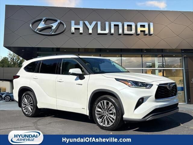 2020 Toyota Highlander Hybrid Platinum