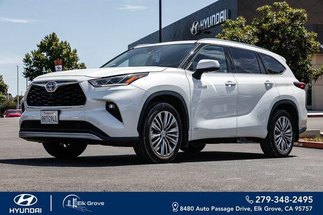 2020 Toyota Highlander Hybrid Platinum — photo 1 of 13