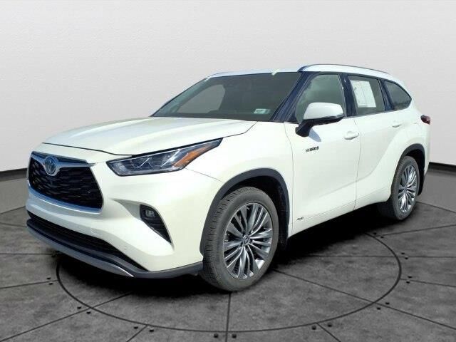 2021 Toyota Highlander Hybrid Platinum