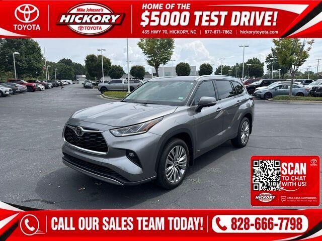 2025 Toyota Highlander Hybrid Platinum — photo 1 of 37