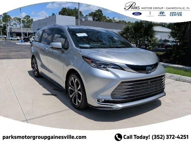 2025 Toyota Sienna Platinum 7-Passenger