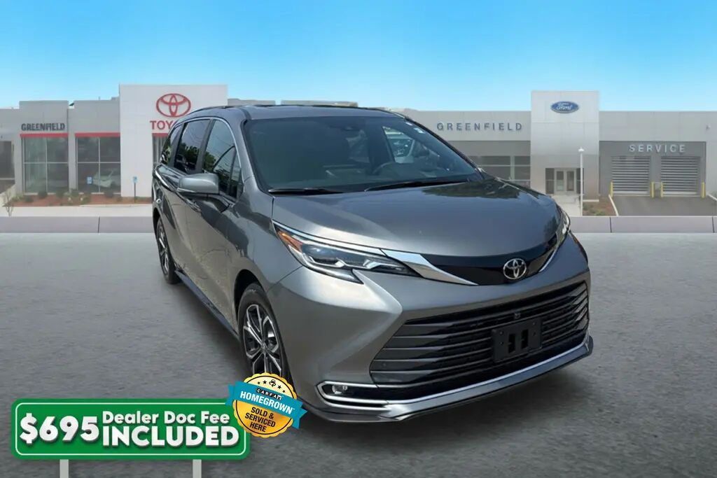 2026 Toyota Sienna Platinum 7-Passenger — photo 1 of 26