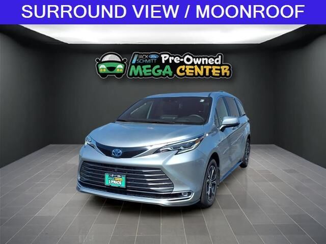 2025 Toyota Sienna Platinum 7-Passenger