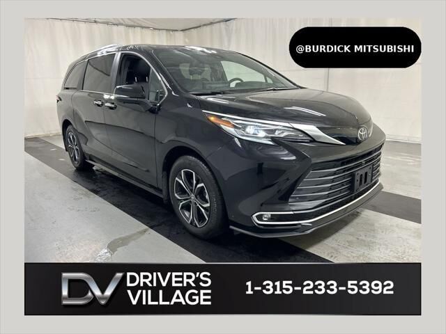 2026 Toyota Sienna Platinum 7-Passenger — photo 1 of 13