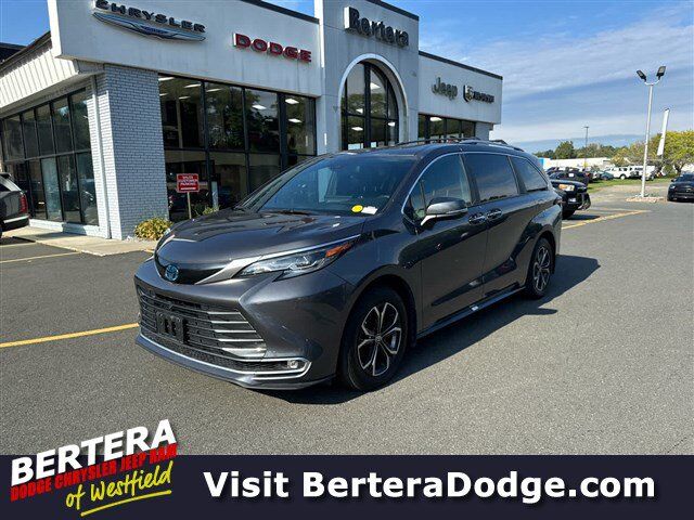 2025 Toyota Sienna Platinum