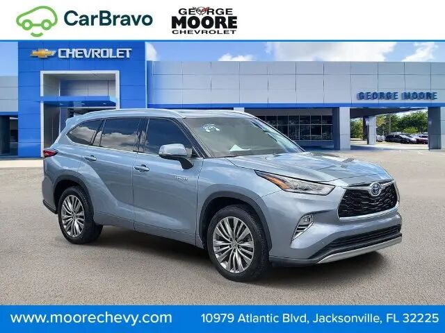 2021 Toyota Highlander Hybrid Platinum