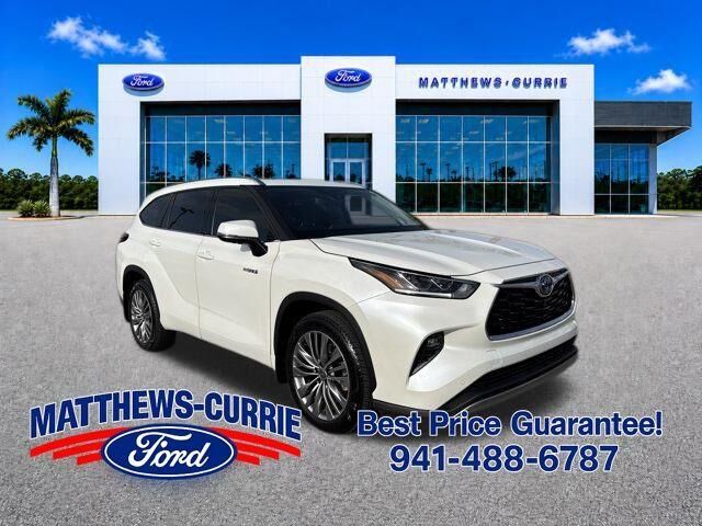 2021 Toyota Highlander Hybrid Platinum
