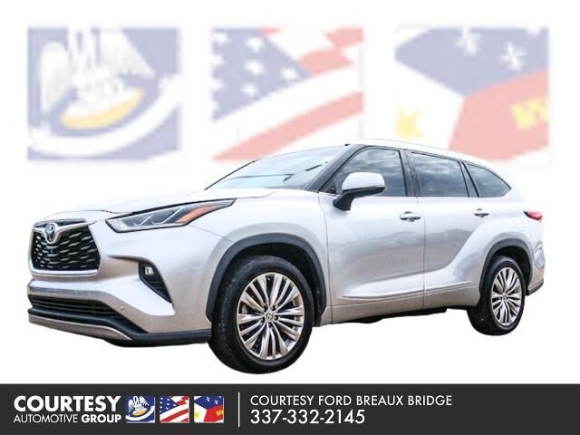 2022 Toyota Highlander Platinum — photo 1 of 13