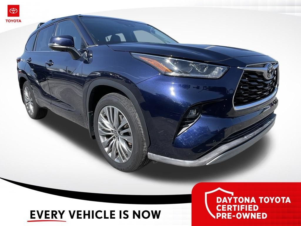 2022 Toyota Highlander Platinum — photo 1 of 13