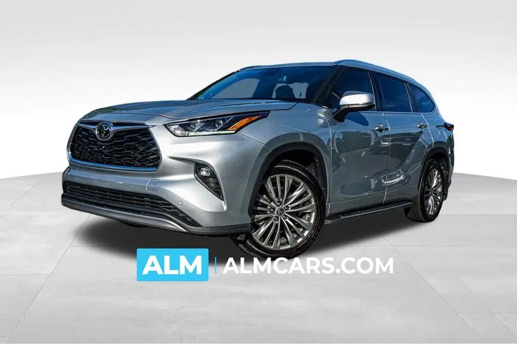 2021 Toyota Highlander Platinum — photo 1 of 11