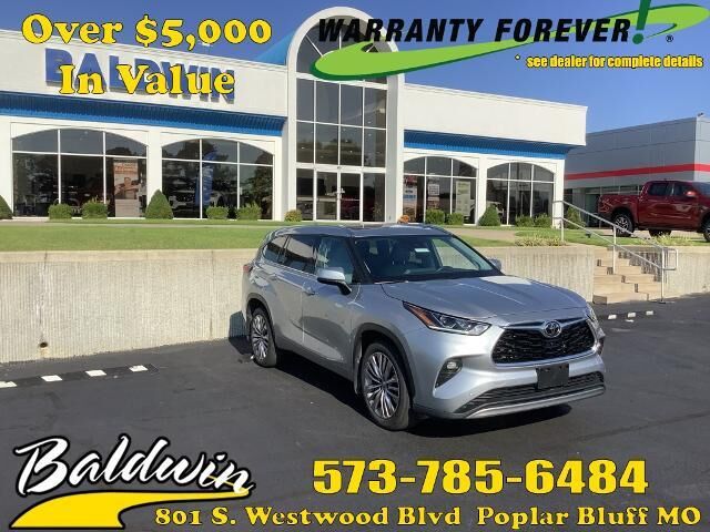 2022 Toyota Highlander Platinum — photo 1 of 26