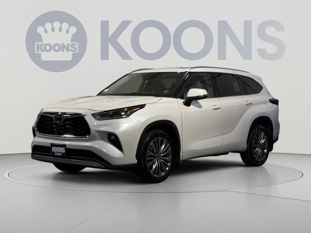 2021 Toyota Highlander Platinum — photo 1 of 13