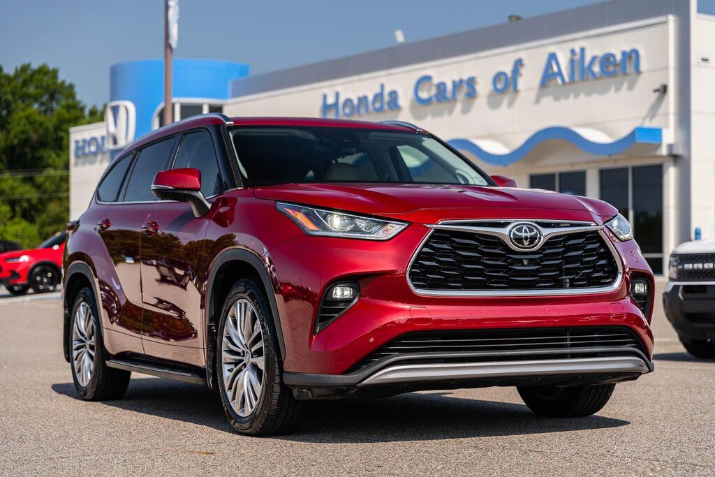 2022 Toyota Highlander Platinum — photo 1 of 39