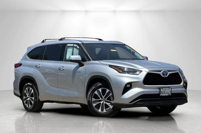 2021 Toyota Highlander Hybrid XLE — photo 1 of 17