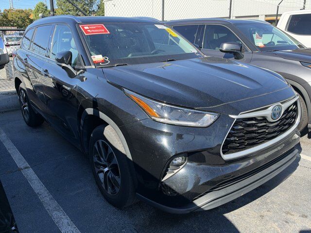 2021 Toyota Highlander Hybrid XLE