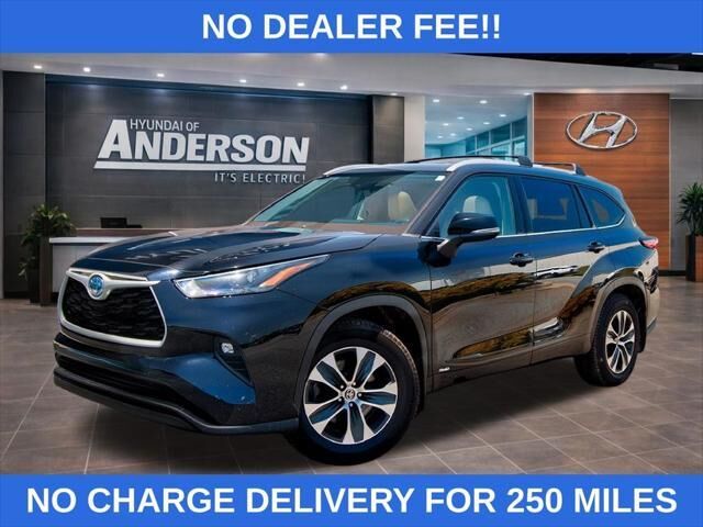 2022 Toyota Highlander Hybrid XLE