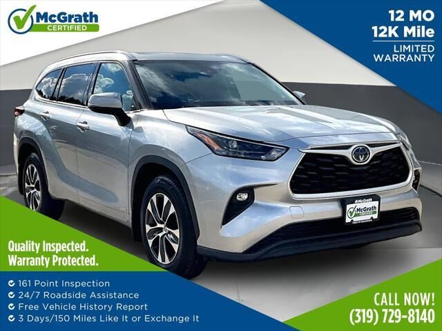 2022 Toyota Highlander Hybrid XLE — photo 1 of 12