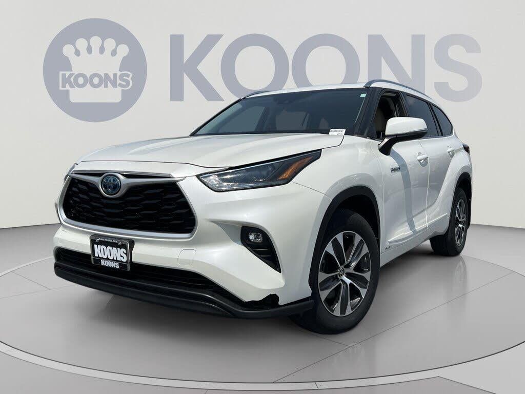 2021 Toyota Highlander Hybrid XLE — photo 1 of 1