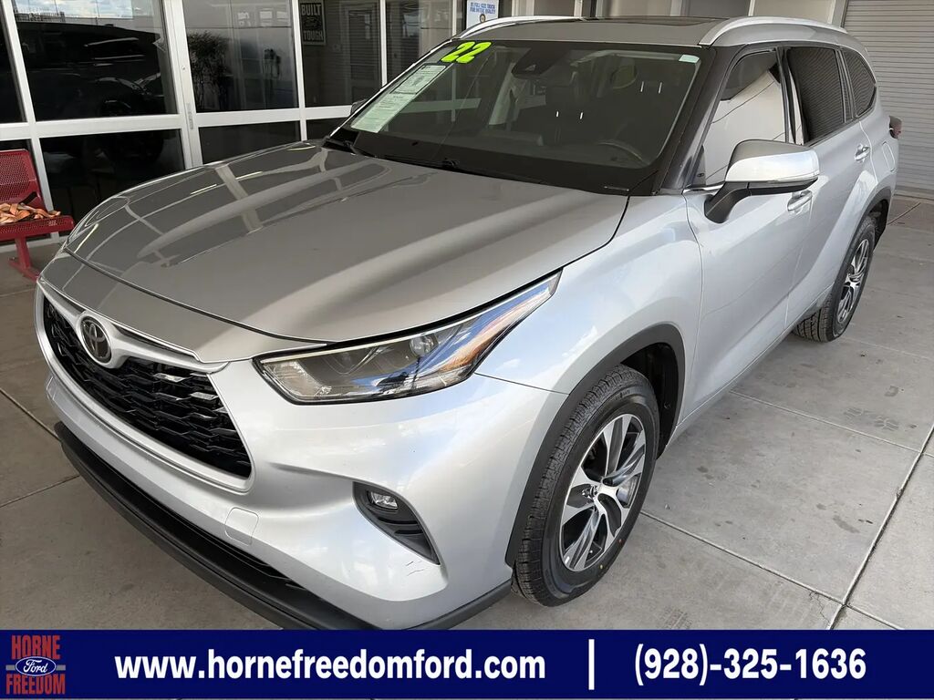 2022 Toyota Highlander XLE — photo 1 of 13