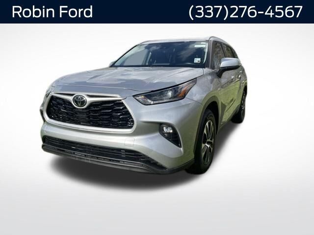 2021 Toyota Highlander XLE — photo 1 of 13