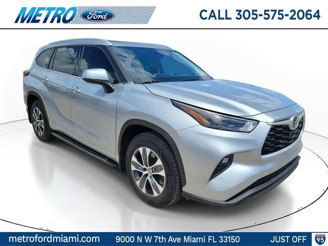 2022 Toyota Highlander XLE — photo 1 of 1