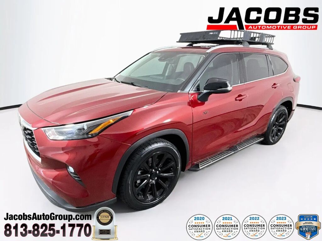 2022 Toyota Highlander XLE — photo 1 of 13