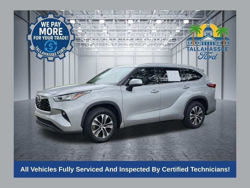 2020 Toyota Highlander XLE — photo 1 of 1