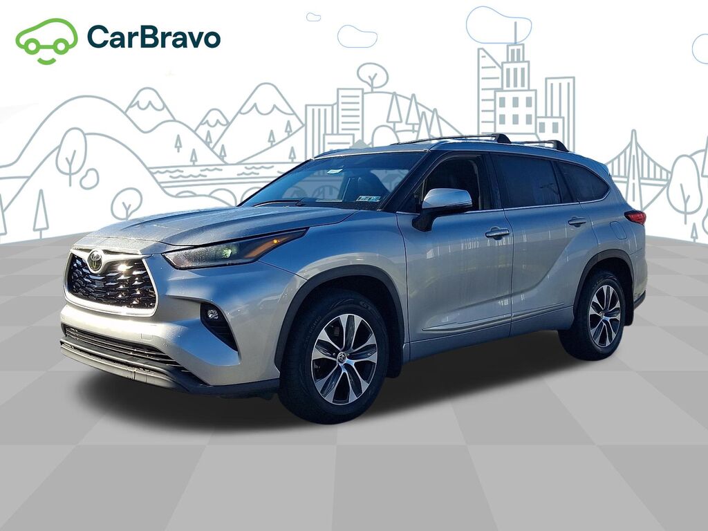 2021 Toyota Highlander XLE — photo 1 of 7