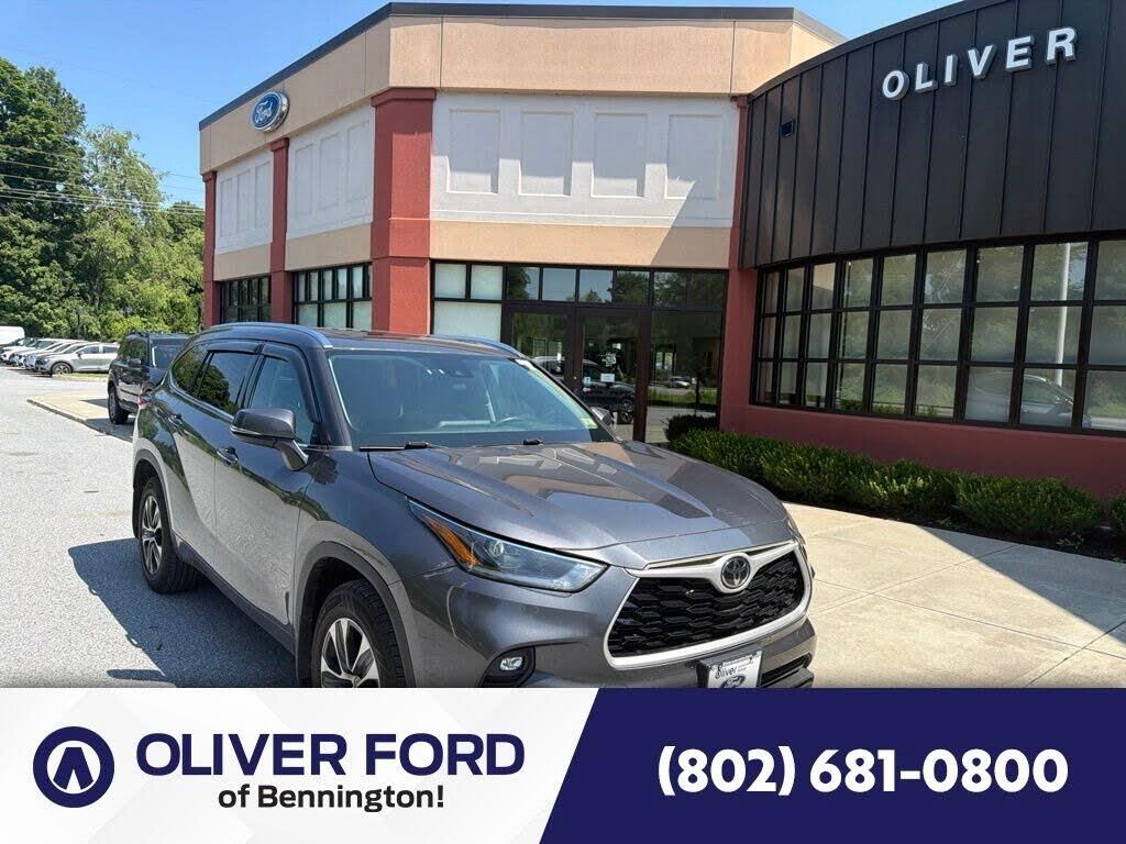 2021 Toyota Highlander XLE — photo 1 of 1