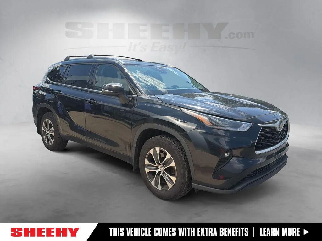 2021 Toyota Highlander XLE — photo 1 of 59
