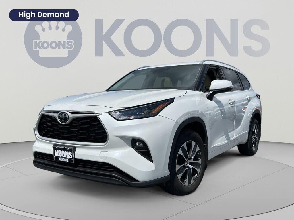 2022 Toyota Highlander XLE — photo 1 of 1