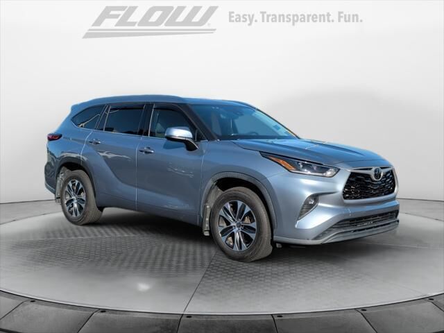 2021 Toyota Highlander XLE — photo 1 of 23