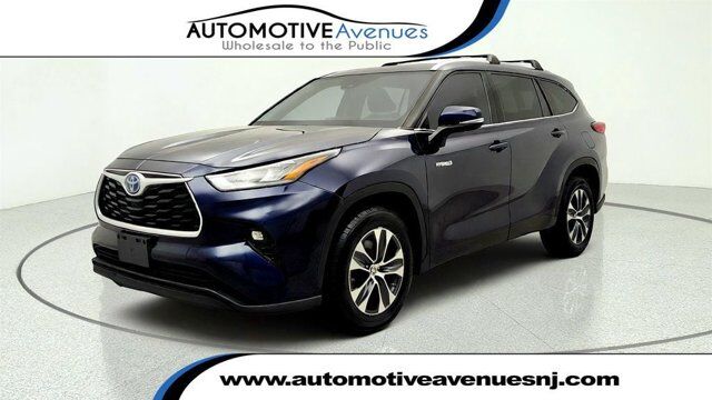 2020 Toyota Highlander Hybrid XLE — photo 1 of 15