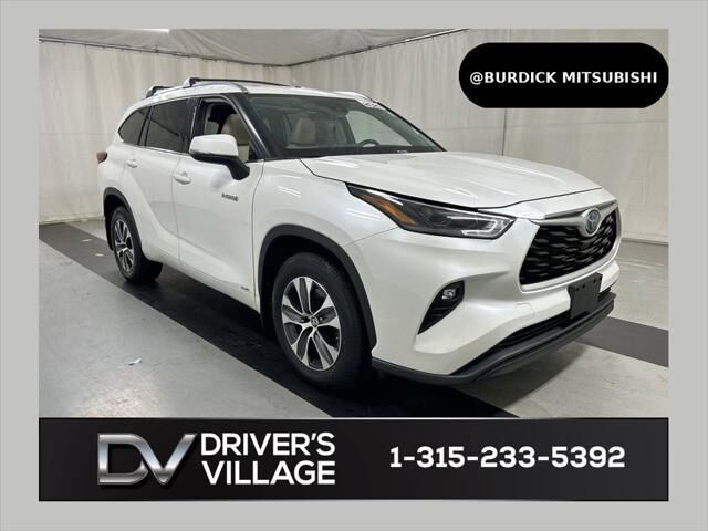 2021 Toyota Highlander Hybrid XLE — photo 1 of 13