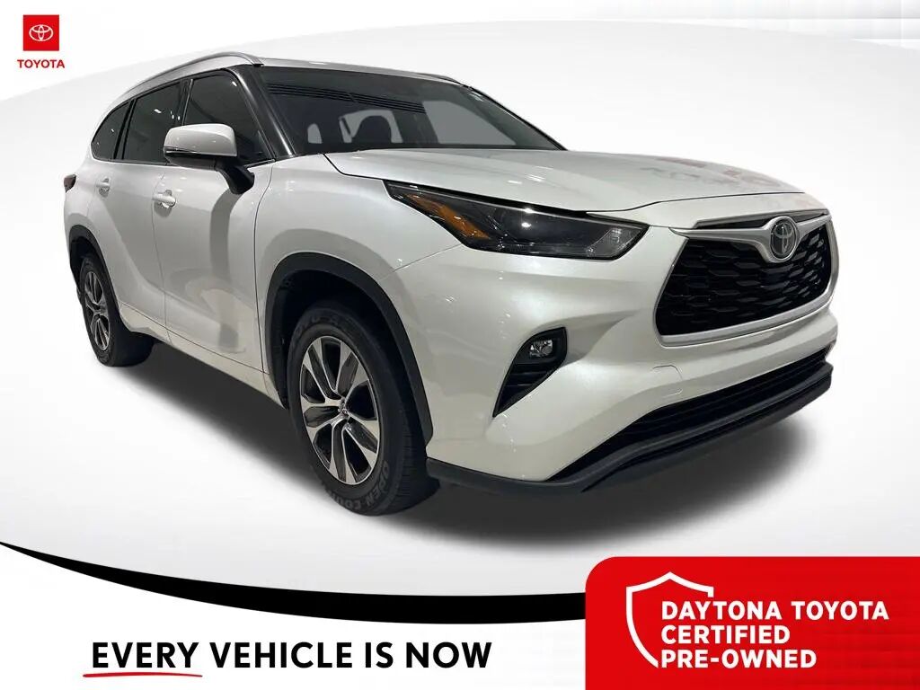 2022 Toyota Highlander XLE — photo 1 of 10