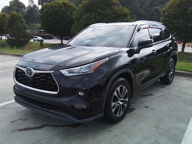 2020 Toyota Highlander XLE — photo 1 of 1