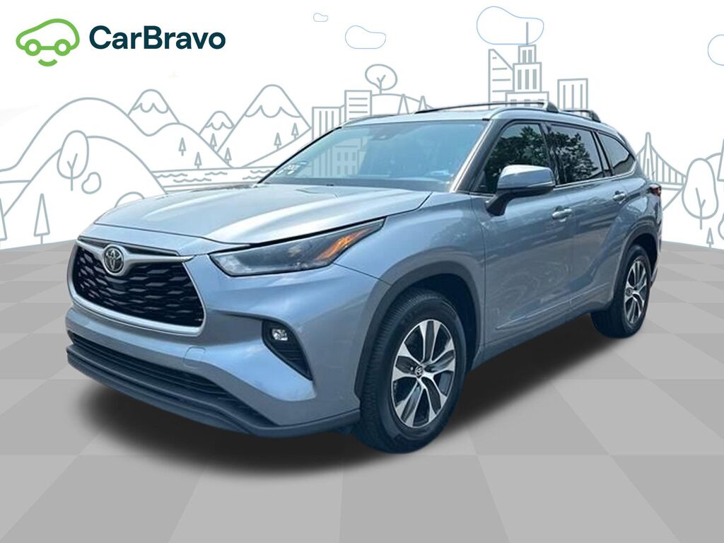2021 Toyota Highlander XLE — photo 1 of 6