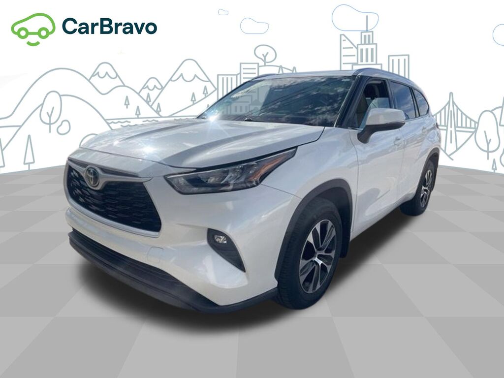 2020 Toyota Highlander XLE — photo 1 of 7