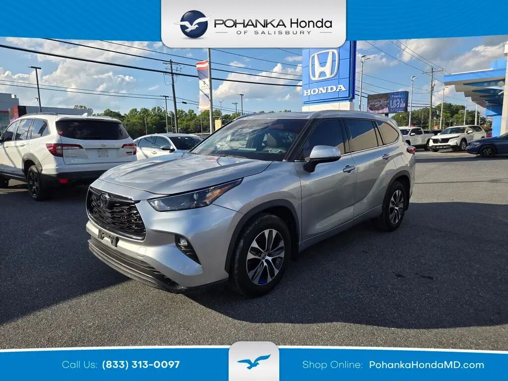 2022 Toyota Highlander XLE — photo 1 of 24