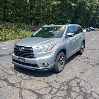 2016 Toyota Highlander XLE — photo 1 of 13