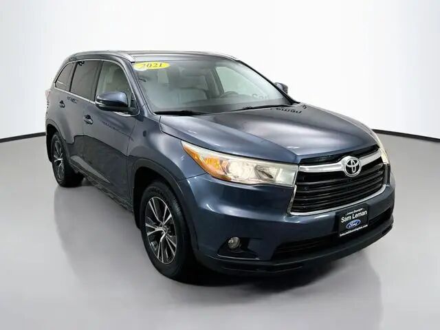 2016 Toyota Highlander XLE — photo 1 of 26
