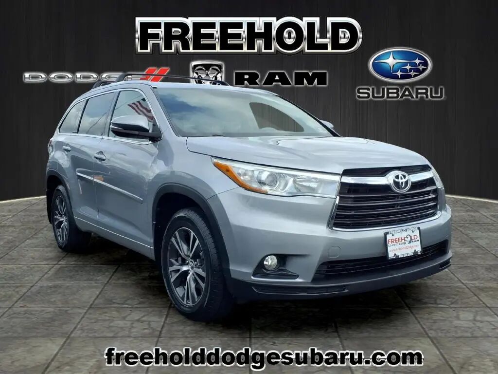 2016 Toyota Highlander XLE — photo 1 of 13