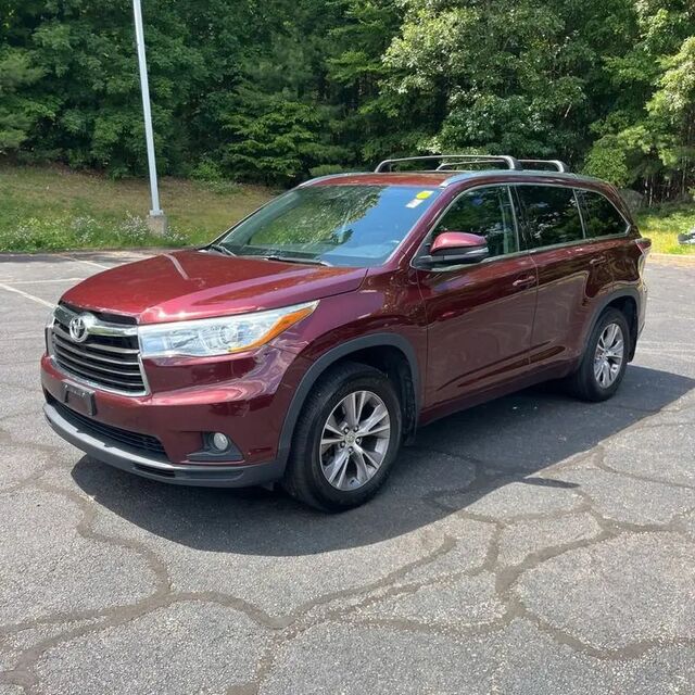 2015 Toyota Highlander XLE — photo 1 of 13
